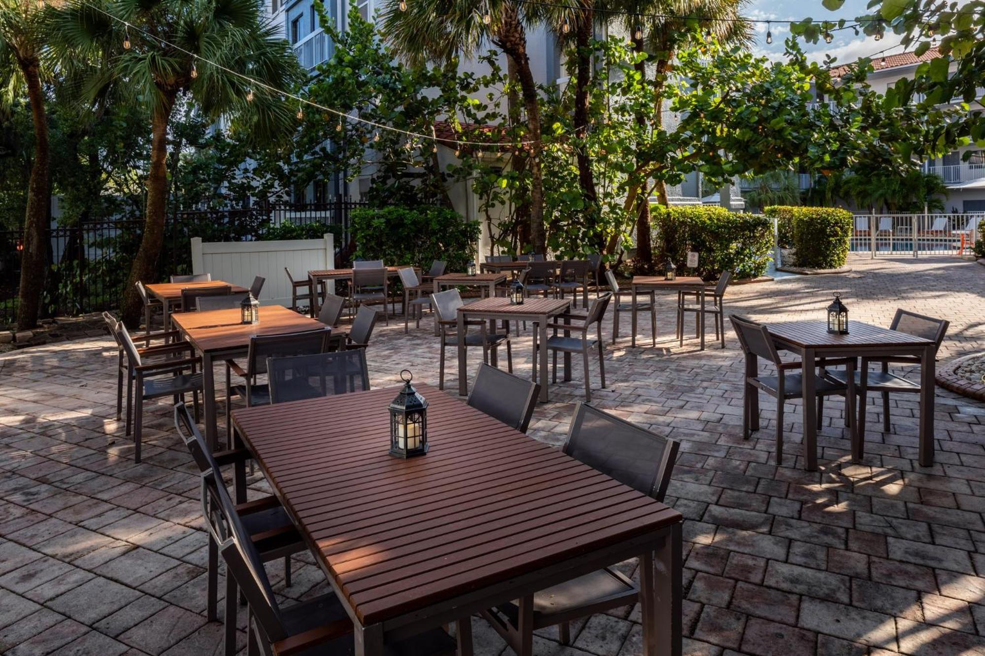 Holiday Inn&Suites Boca Raton - North Exterior foto