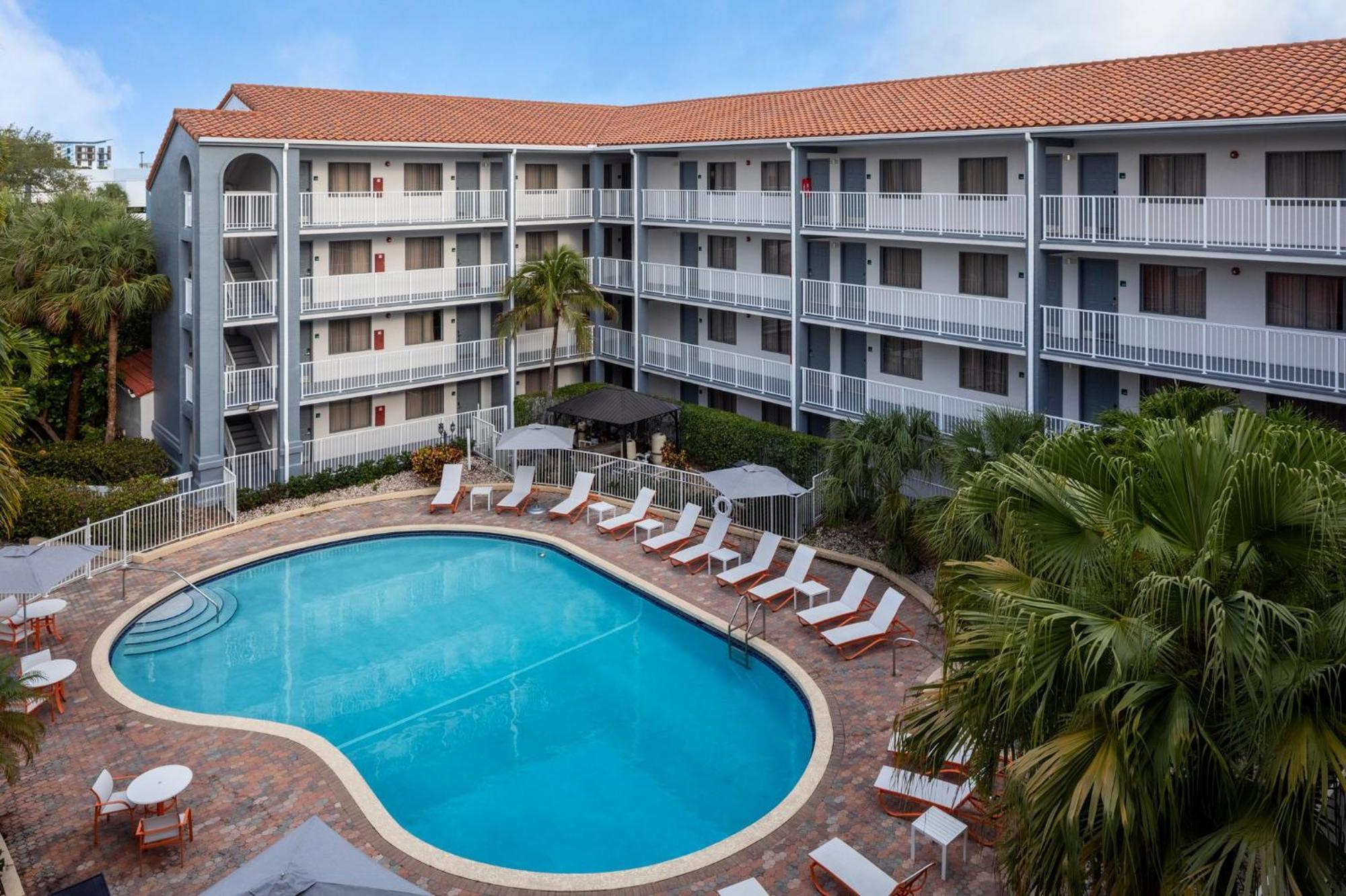 Holiday Inn&Suites Boca Raton - North Exterior foto