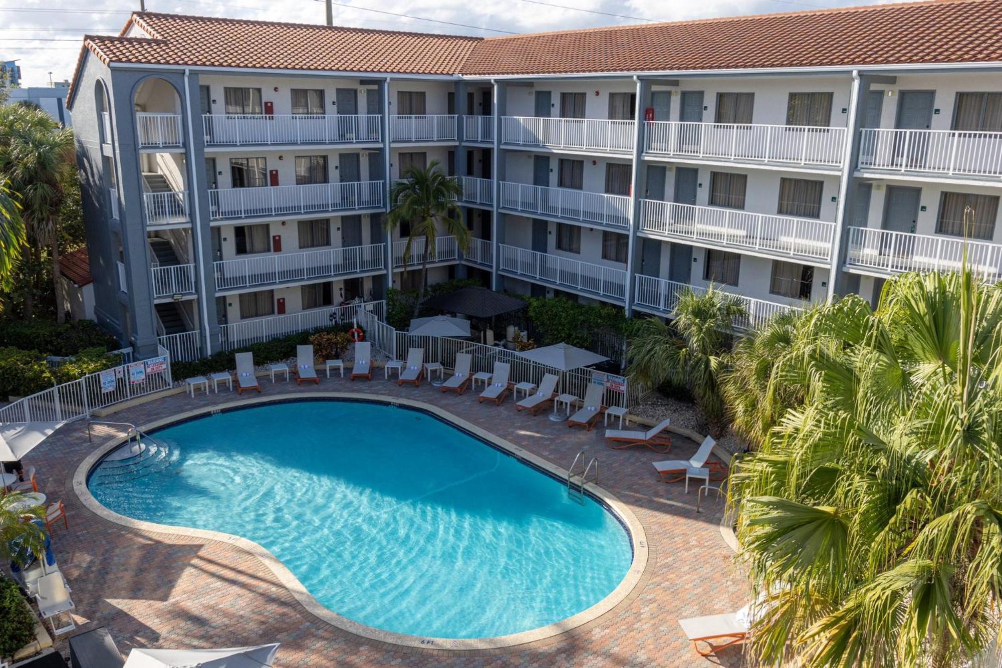 Holiday Inn&Suites Boca Raton - North Exterior foto